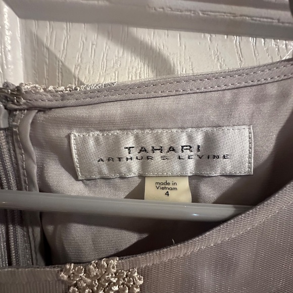 Tahari Arthur’s Levine - Picture 3 of 4